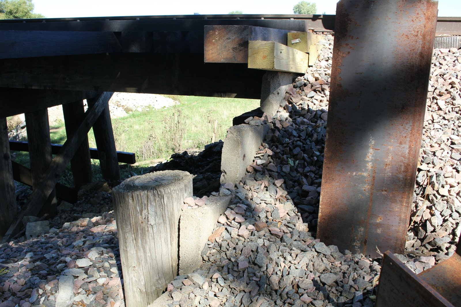 East abutment